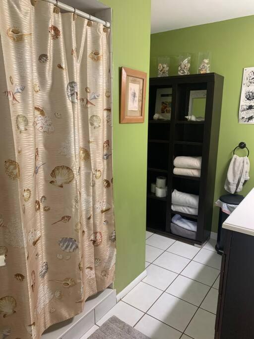 One Bed Suite Near Beaches And Downtown Sarasota Esterno foto